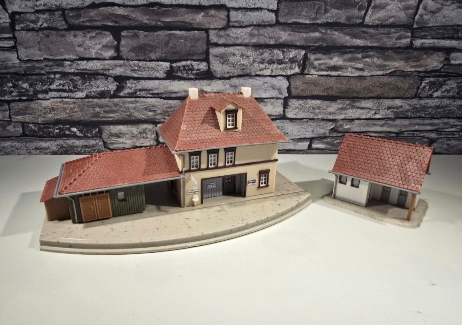 kibri stationgebouw station N spoor modeltrein 1:160, Overige merken, Gelijkstroom of Wisselstroom, Brug, Tunnel of Gebouw, Ophalen of Verzenden