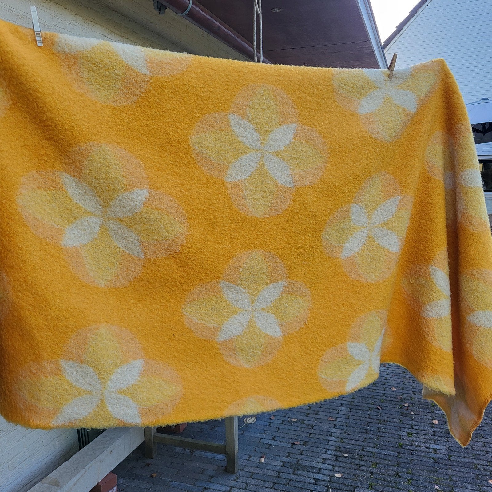 Wollen deken, vintage, geel met geometrische bloemvorm, 220 cm, Gebruikt, Wol, 180 cm