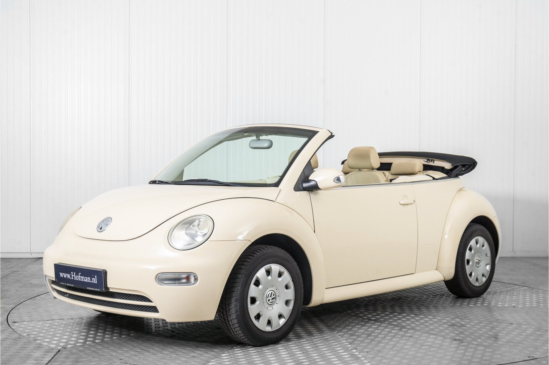 Volkswagen New Beetle Cabriolet 1.6 leer en airco 1e eigenaa, Gebruikt, Beetle (Kever), 4 cilinders, Cabriolet