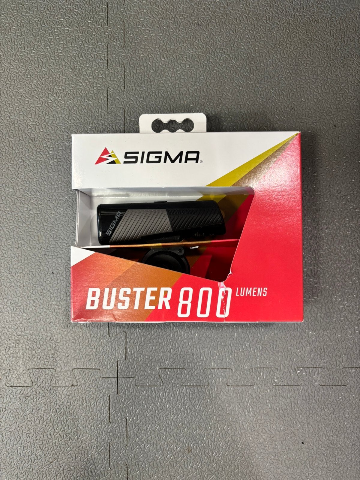 Sigma koplamp Buster 800 lumens, Voorlicht, Ophalen of Verzenden, Zo goed als nieuw, Oplaadbaar
