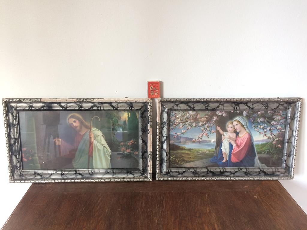 2 Jezus & Maria schilderijtjes jaren 60 roze pastel grijs, Minder dan 50 cm, Ophalen of Verzenden, Zo goed als nieuw, Schilderij
