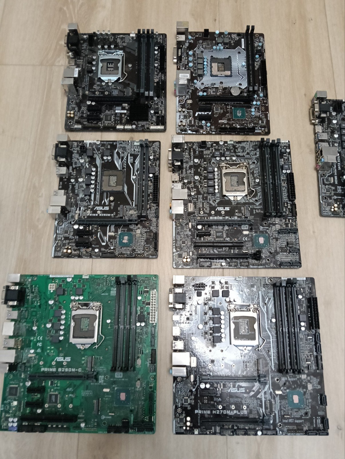 Partij (10) defecte moederborden - 4e/6e/7e/8e gen en 1x Am4, Computers en Software, LGA 1151, DDR4, Ophalen of Verzenden, Micro-ATX