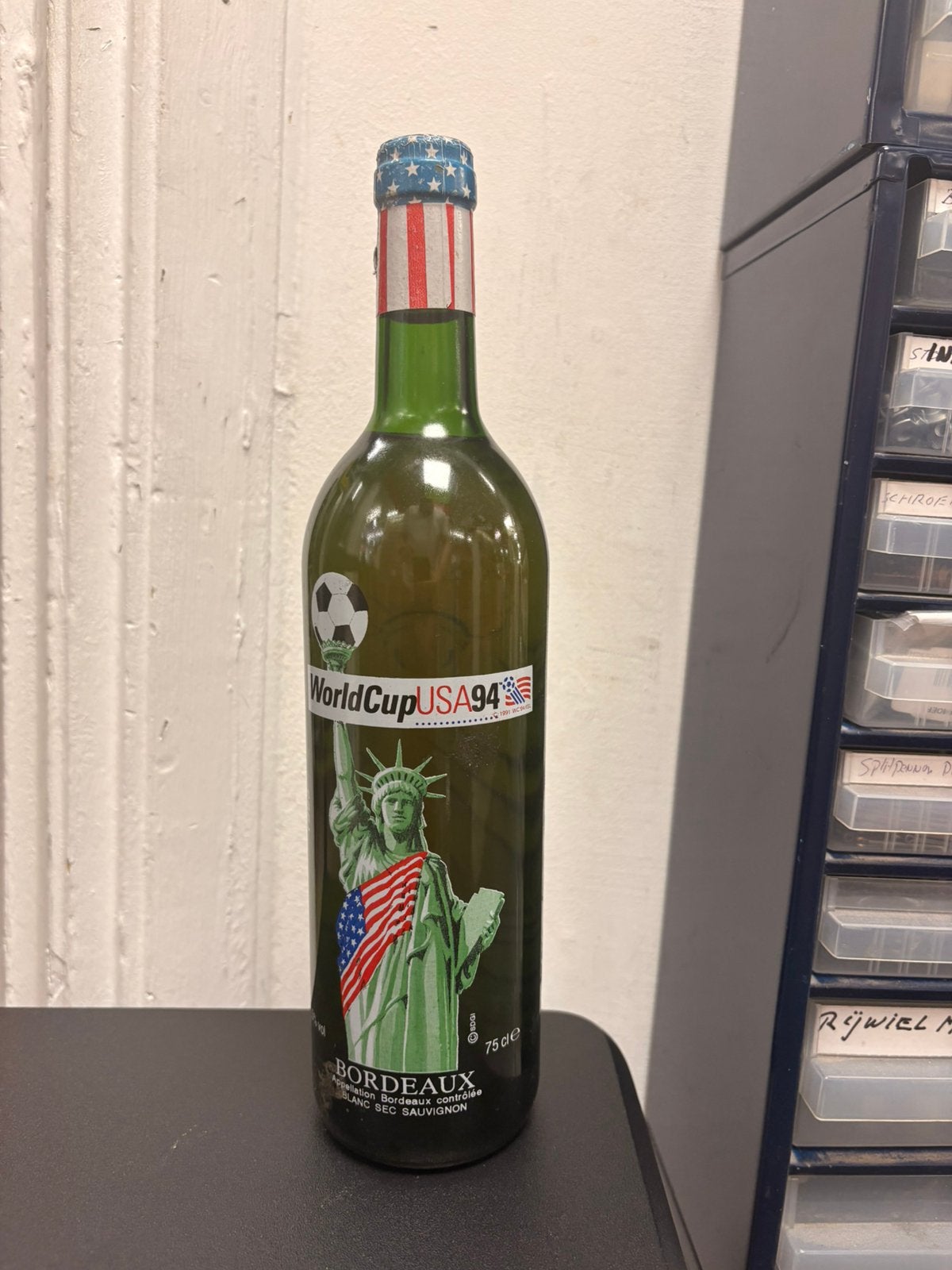 Verzamelibject Wijn Bordeaux Sauvignon Worldcup 1994, Ophalen of Verzenden, Zo goed als nieuw, Frankrijk, Rode wijn