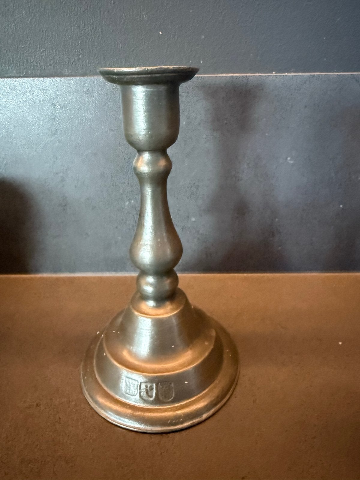 Antieke tinnen kandelaar met tinmerken 17,5 cm, Antiek en Kunst, Antiek | Kandelaars, Overige materialen, Ophalen of Verzenden