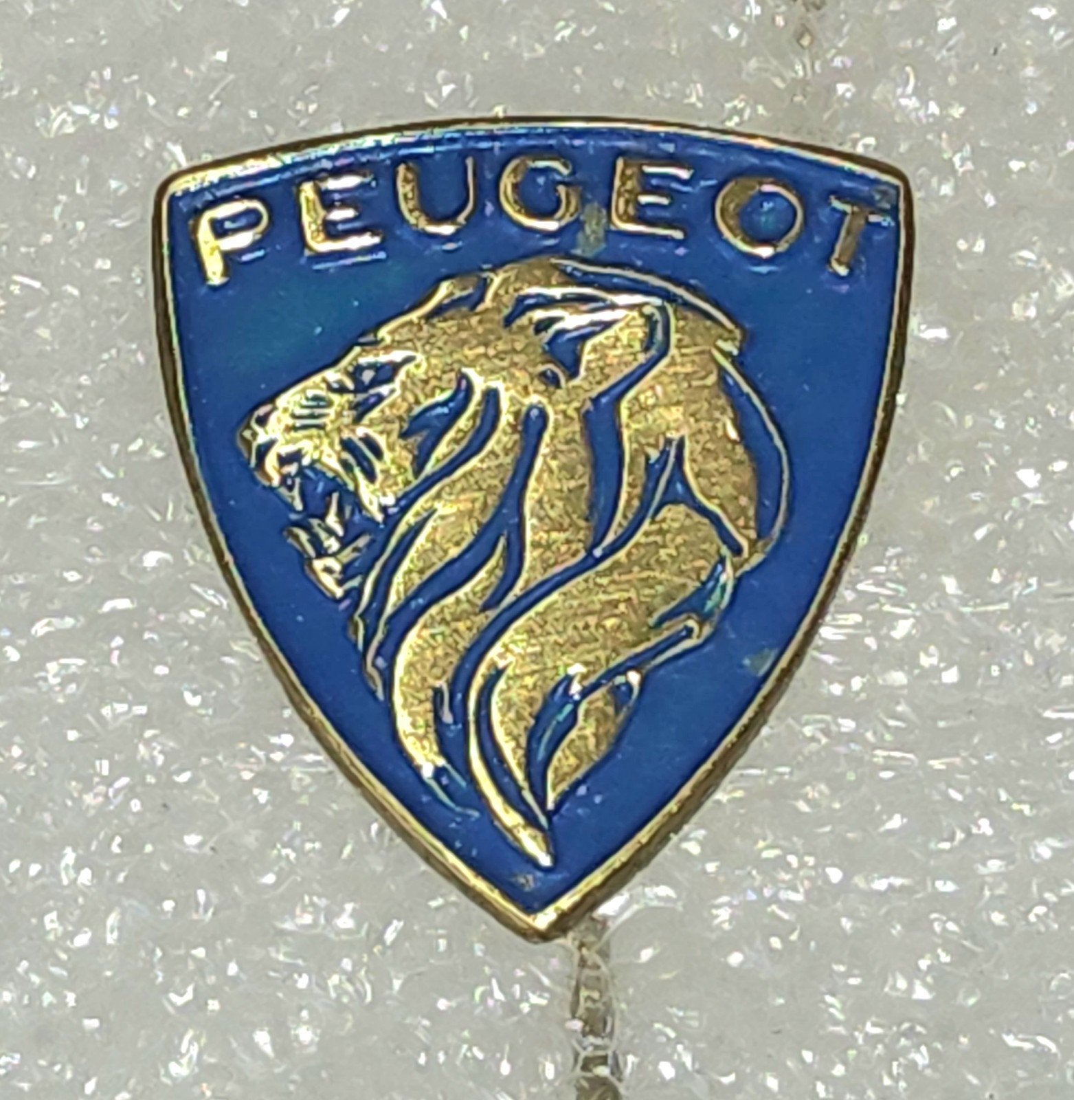 Vintage Peugeot Speldje - Blauw met Gouden Leeuw, Ophalen of Verzenden, Gebruikt, Merk, Speldje of Pin