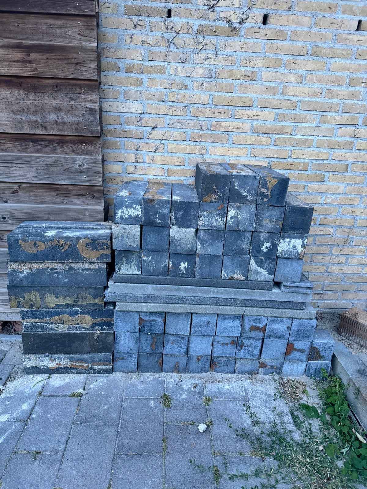 64x Gebruikte betonnen stapelblokken, Ophalen, Gebruikt, Beton
