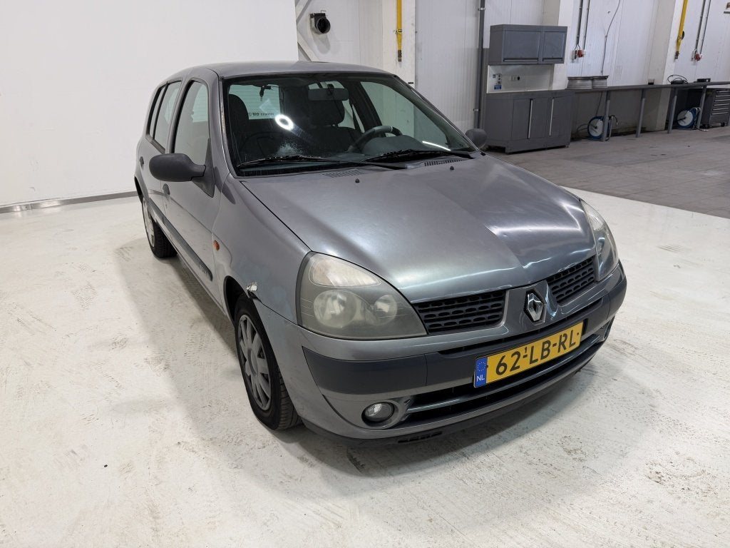 Renault Clio 1.2-16V Expression (bj 2002), Auto's, Renault, Voorwielaandrijving, Stof, 31 €/maand, 4 cilinders