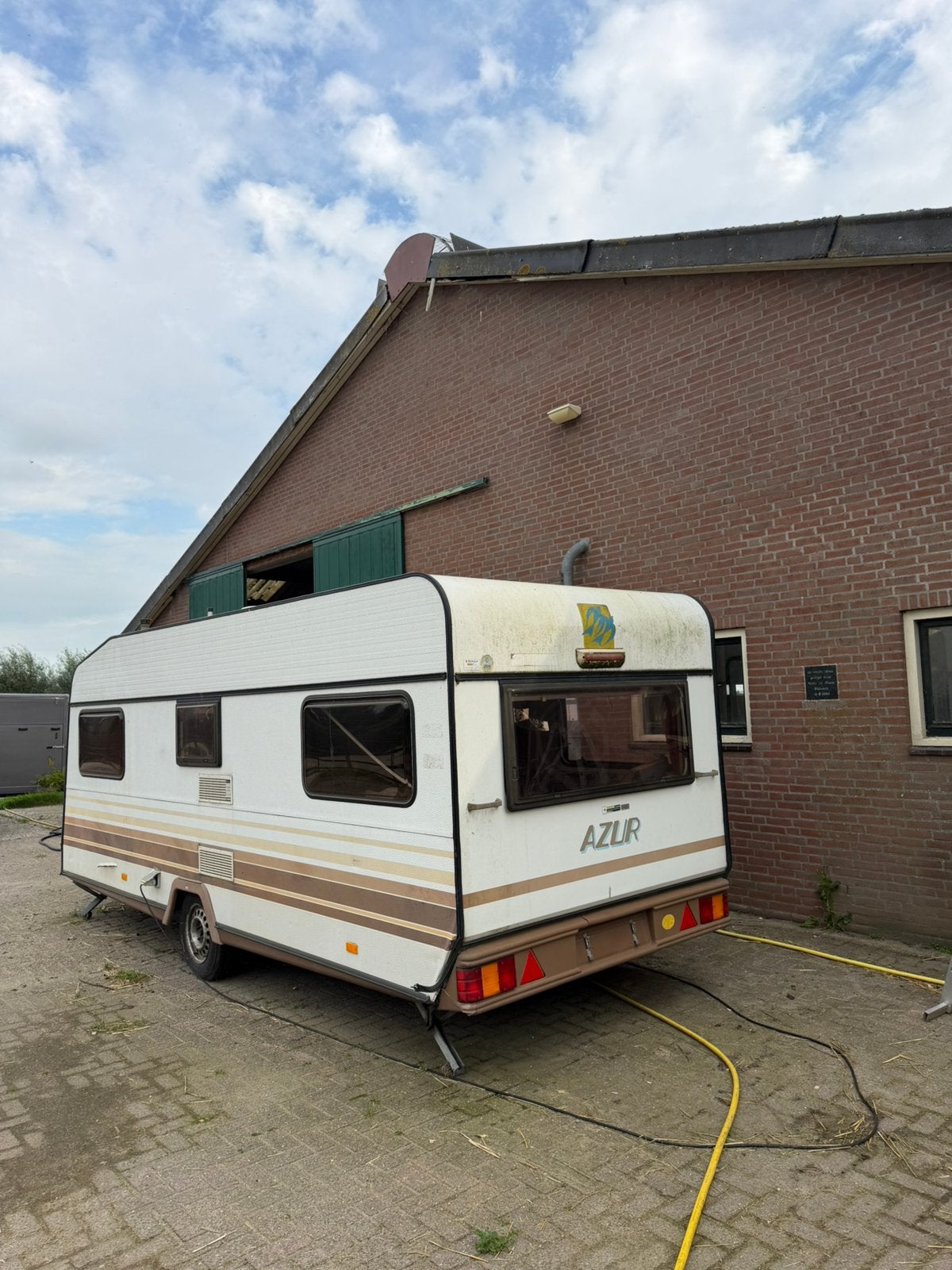Mooie zwarte cross caravan of keet MOET SNEL WEG !, Caravans en Kamperen, Particulier, Rondzit, Tot en met 4