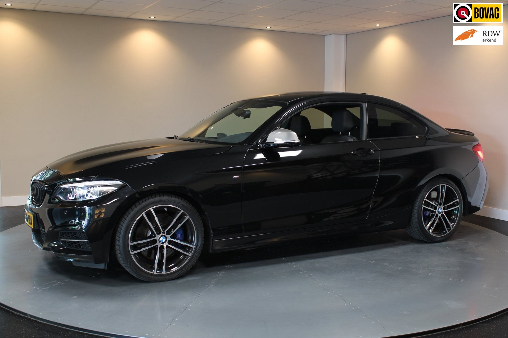 BMW 2-serie Coupé M240i xDrive High Executive *Stage2|446Pk, Auto's, BMW, Gebruikt, Euro 6, 4 stoelen, Zwart