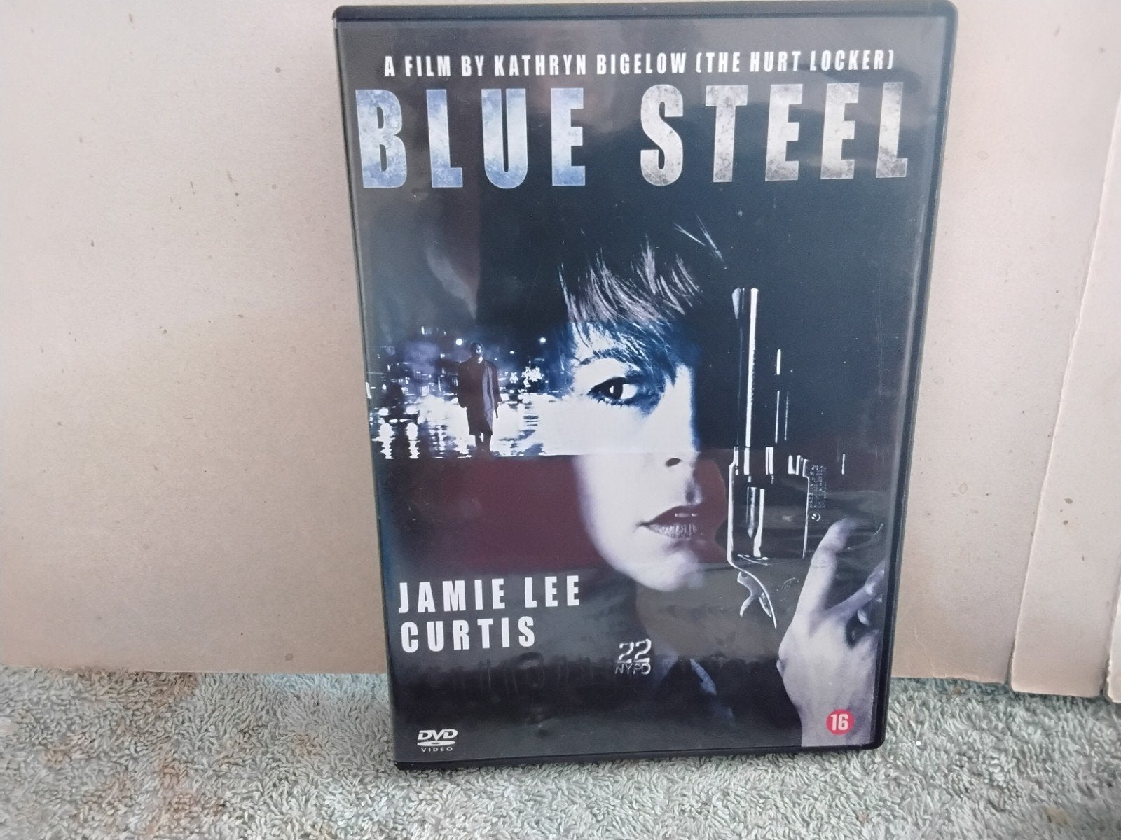 BLUE  STEEL      JAMIE  LEE  CURTIS, Vanaf 16 jaar, Ophalen of Verzenden, Zo goed als nieuw, Actiethriller