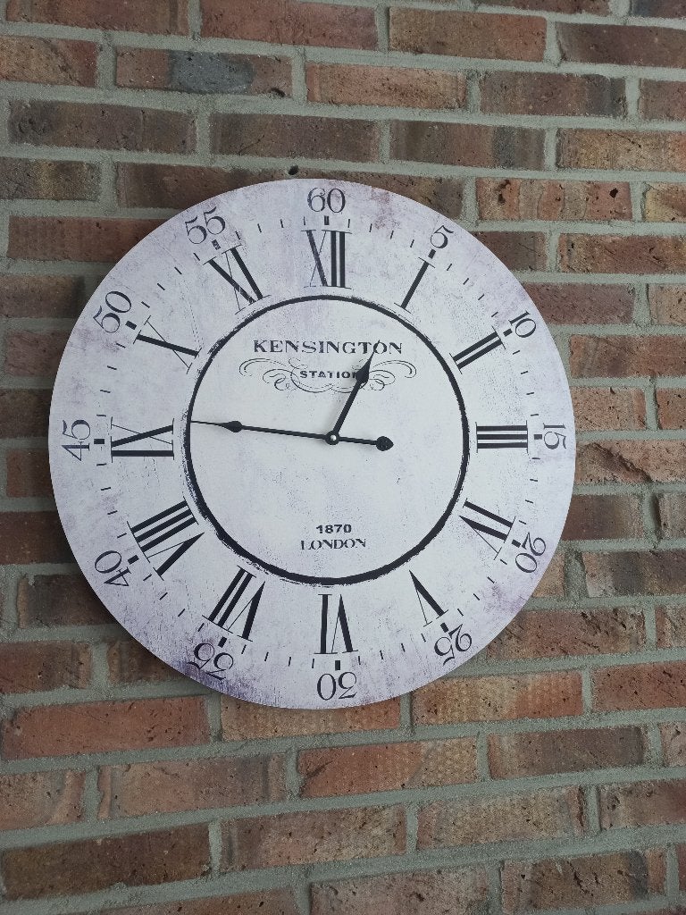 KLOK 60 cm doorsnee goed werkend op batterij, Ophalen, Zo goed als nieuw, Analoog, Wandklok