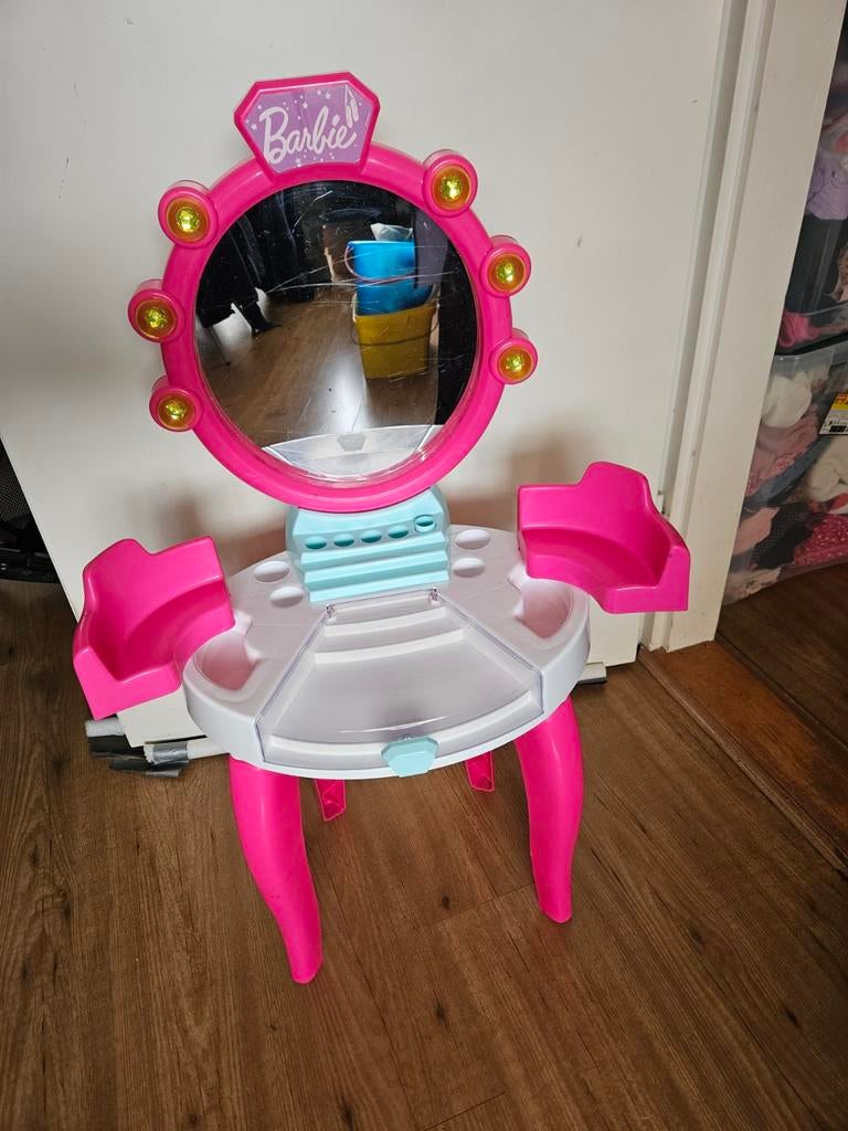 Leuke Barbie kaptafel met spiegel en krukje, Kinderen en Baby's, Speelgoed | Overig, Gebruikt, Meisje, Ophalen