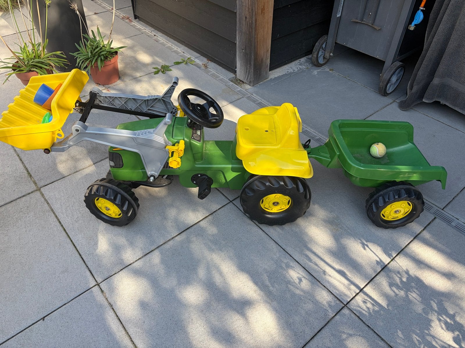 Stoere traptractor met aanhanger en graafarm, Kinderen en Baby's, Ophalen, Zo goed als nieuw, Trapvoertuig