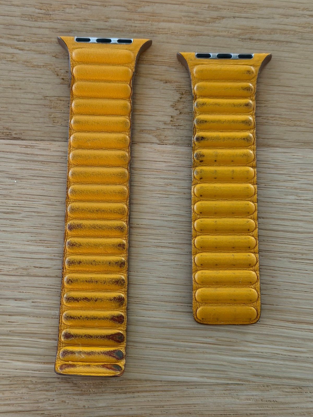 Apple Leather Link serie bandje - Geel - 44mm maat s/m, Verzenden, Gebruikt, Bandje, Apple watch 1 t/m 7 42mm