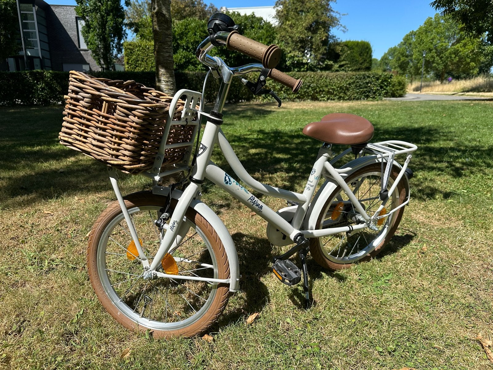 Alpina meisjesfiets - 18 inch - Zo goed als nieuw, Fietsen en Brommers, Fietsen | Kinderfietsjes, Ophalen, Zo goed als nieuw, Terugtraprem