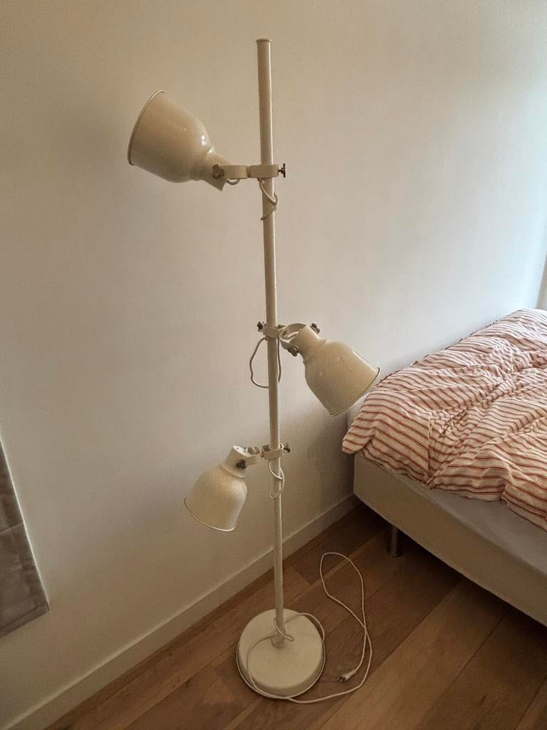IKEA Hektar staande lamp - 3 spots, wit, Huis en Inrichting, Ophalen, Gebruikt, Metaal, 150 tot 200 cm