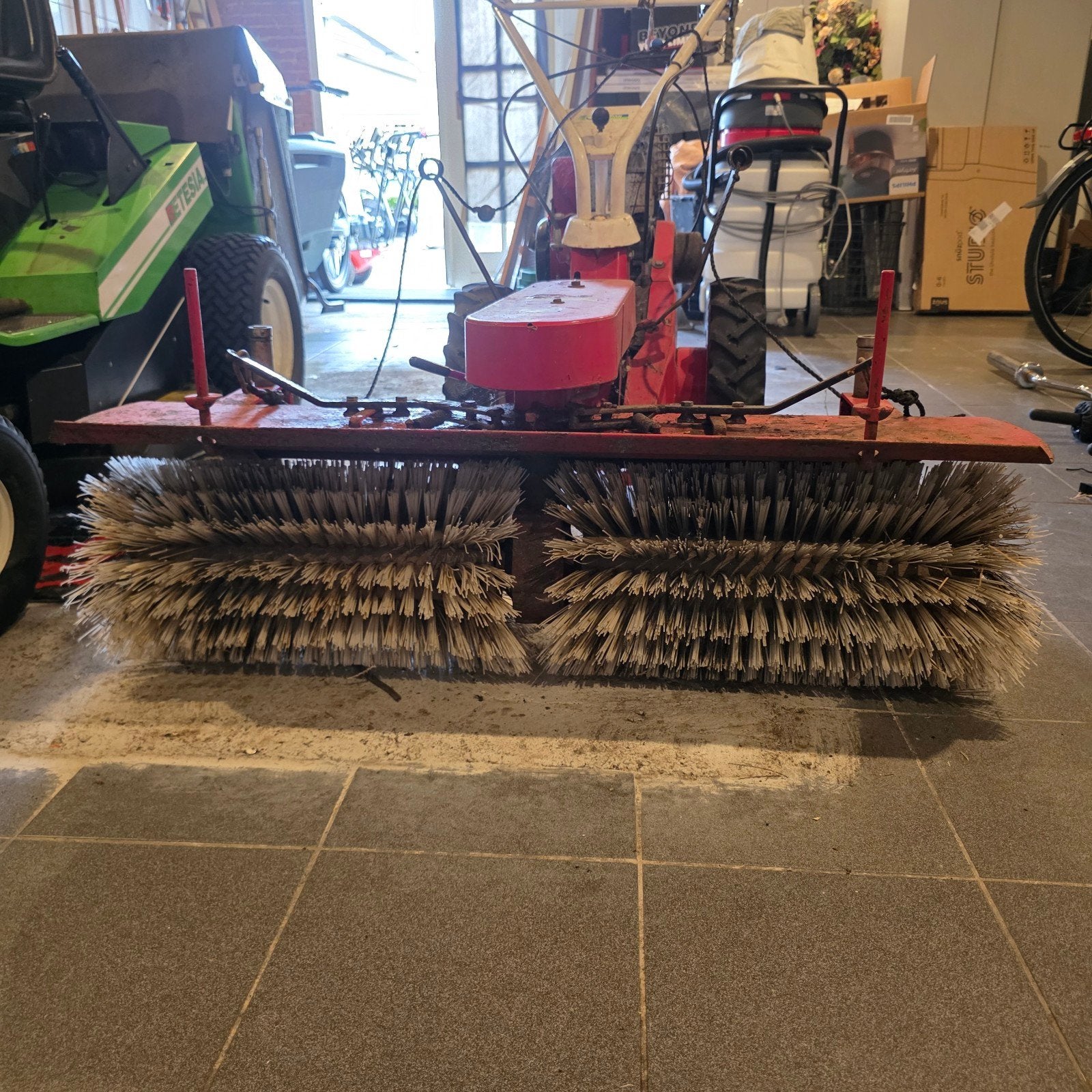 Tielbürger Borstelmachine 110 cm - Krachtig en Veelzijdig, Ophalen