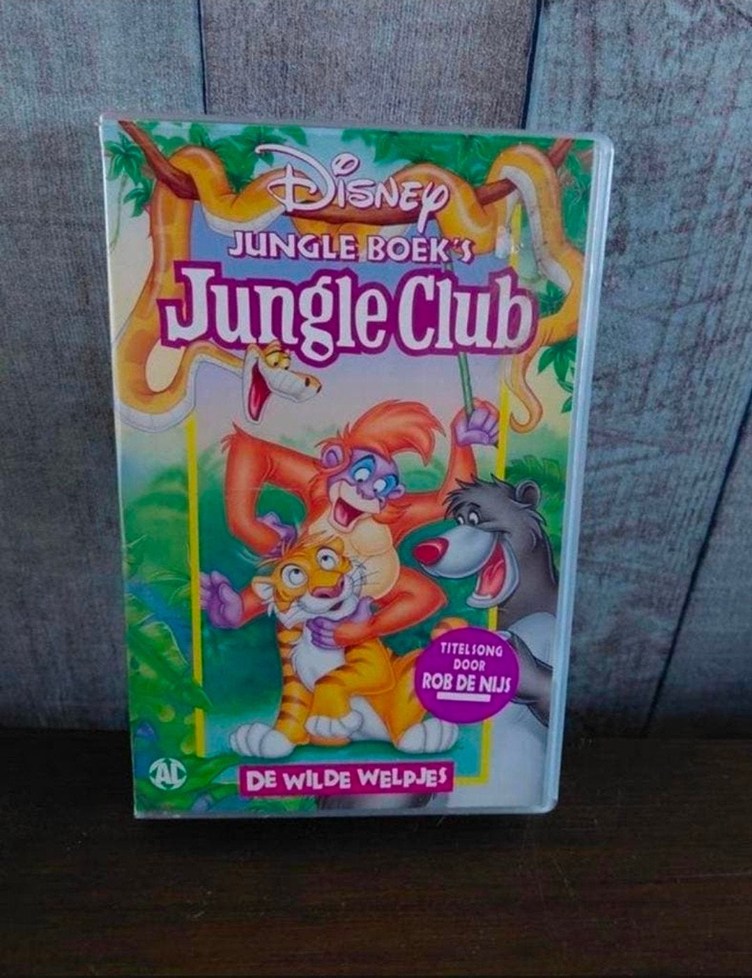 Disney Jungle Boek's Jungle Club 1 de wilde welpjes VHS, Gebruikt, Tekenfilm, Alle leeftijden, Ophalen of Verzenden