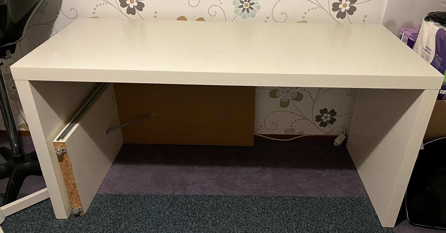 Malm bureau van ikea, Ophalen, Demontabel, Gebruikt, Spaanplaat of MDF