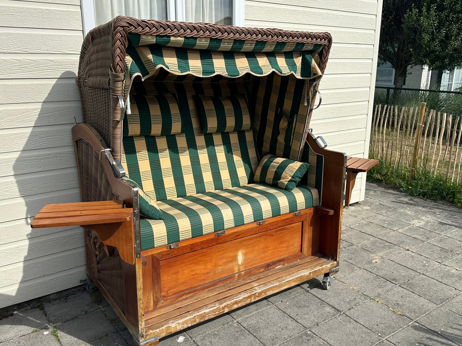 Strandkorf compleet met voetenbankjes en bijzettafeltjes, Tuin en Terras, Ophalen, Gebruikt, Hout, Verstelbaar