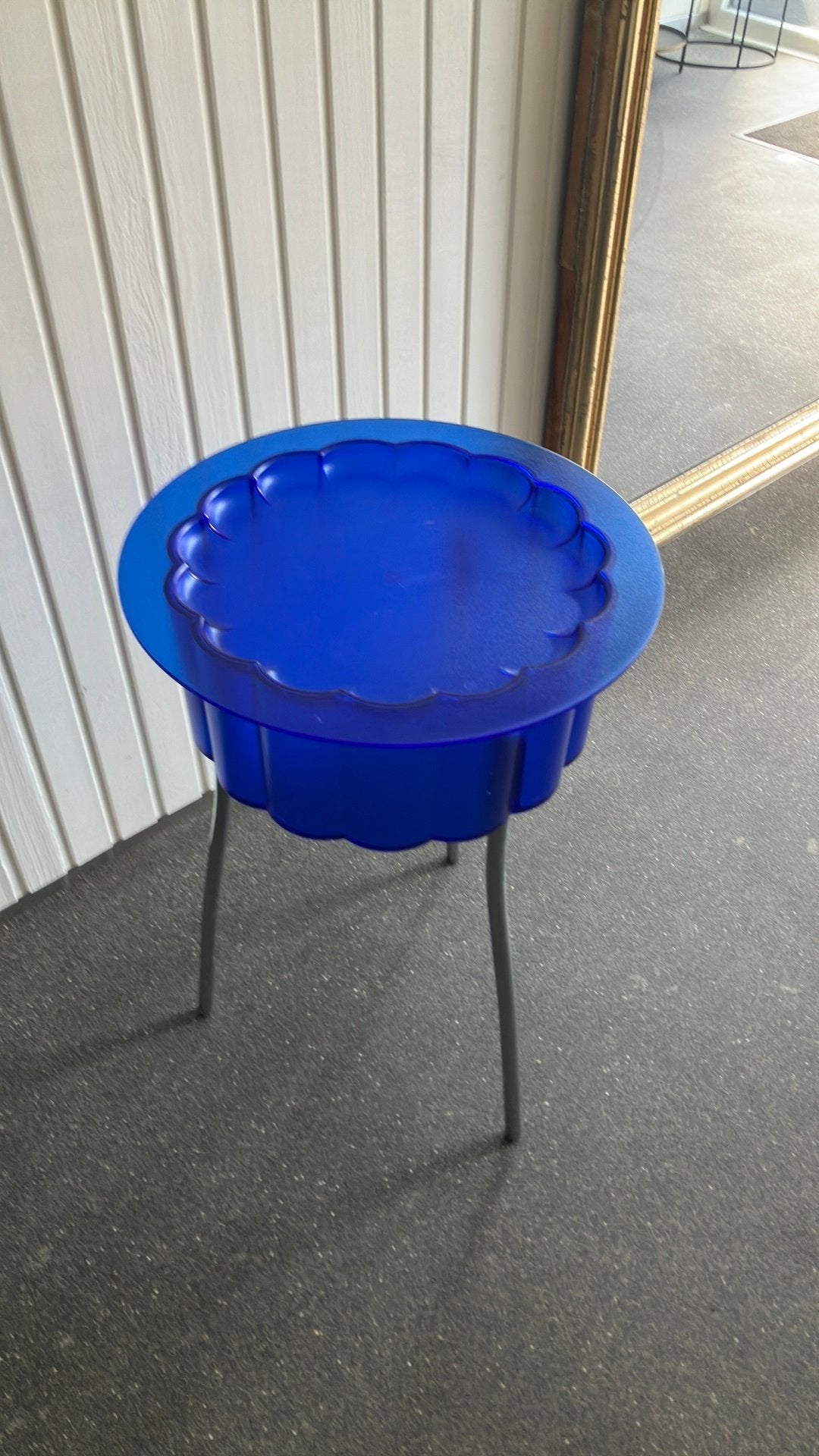 Ikea design dienblad tafeltje, Ophalen, 50 tot 100 cm, Zo goed als nieuw, 25 tot 50 cm