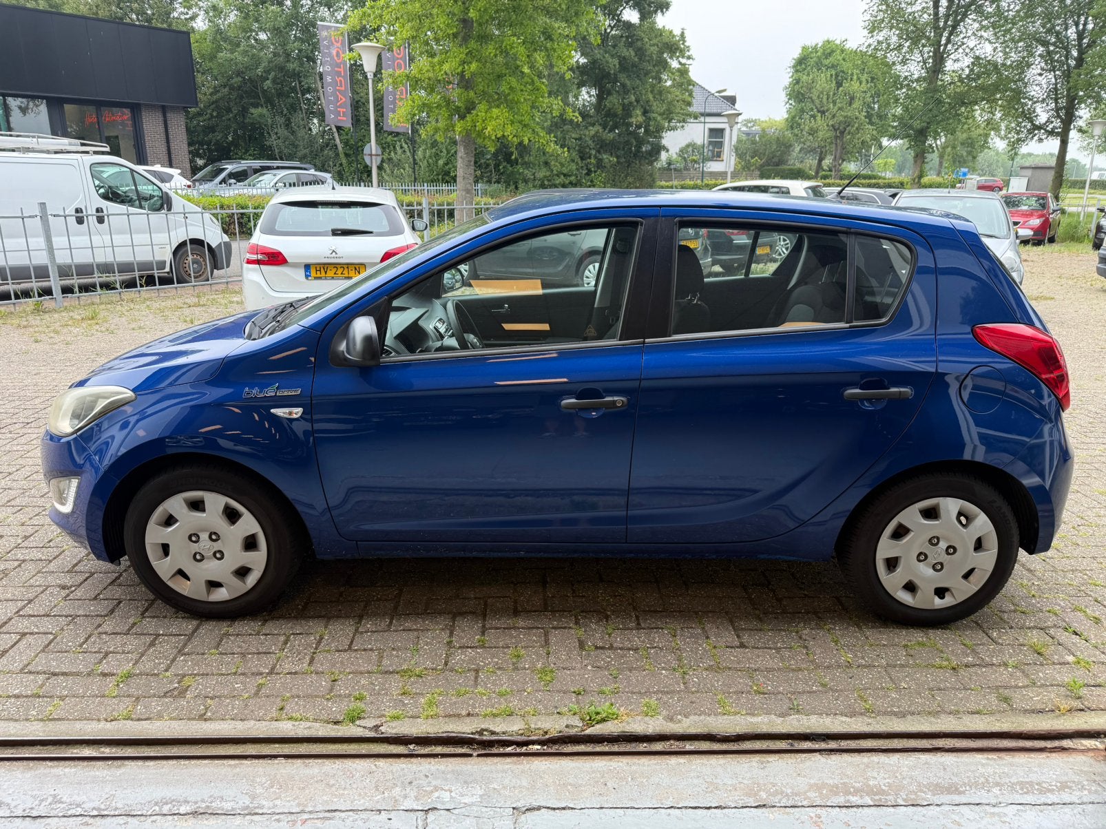 Hyundai i20 1.2I 5-DRS INRUIL KOOPJE ZO MEENEMEN, Auto's, Hyundai, 4 cilinders, Blauw, Origineel Nederlands, Bedrijf
