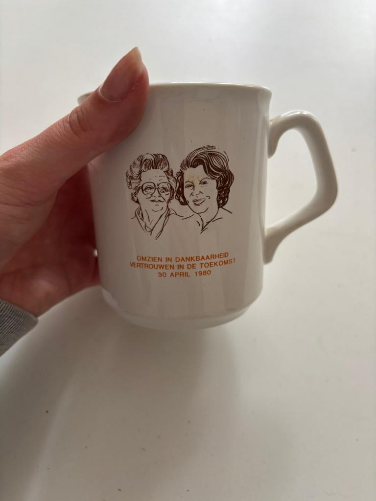 Vintage Beker Koninginnedag 1980 Juliana Beatrix, Ophalen of Verzenden