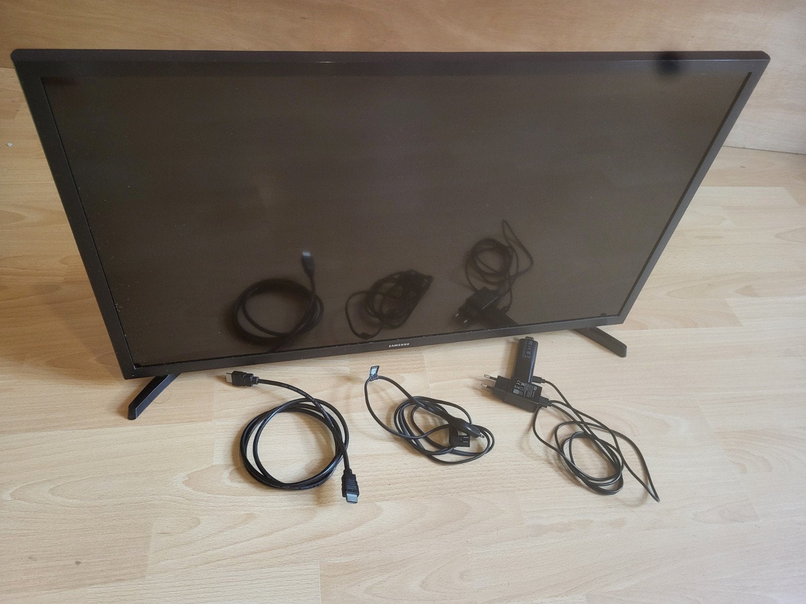 ZOLDEROPRUIMING: Samsung 32" Full HD TV met Android TV stick, Ophalen, 50 Hz, 80 tot 100 cm, Samsung