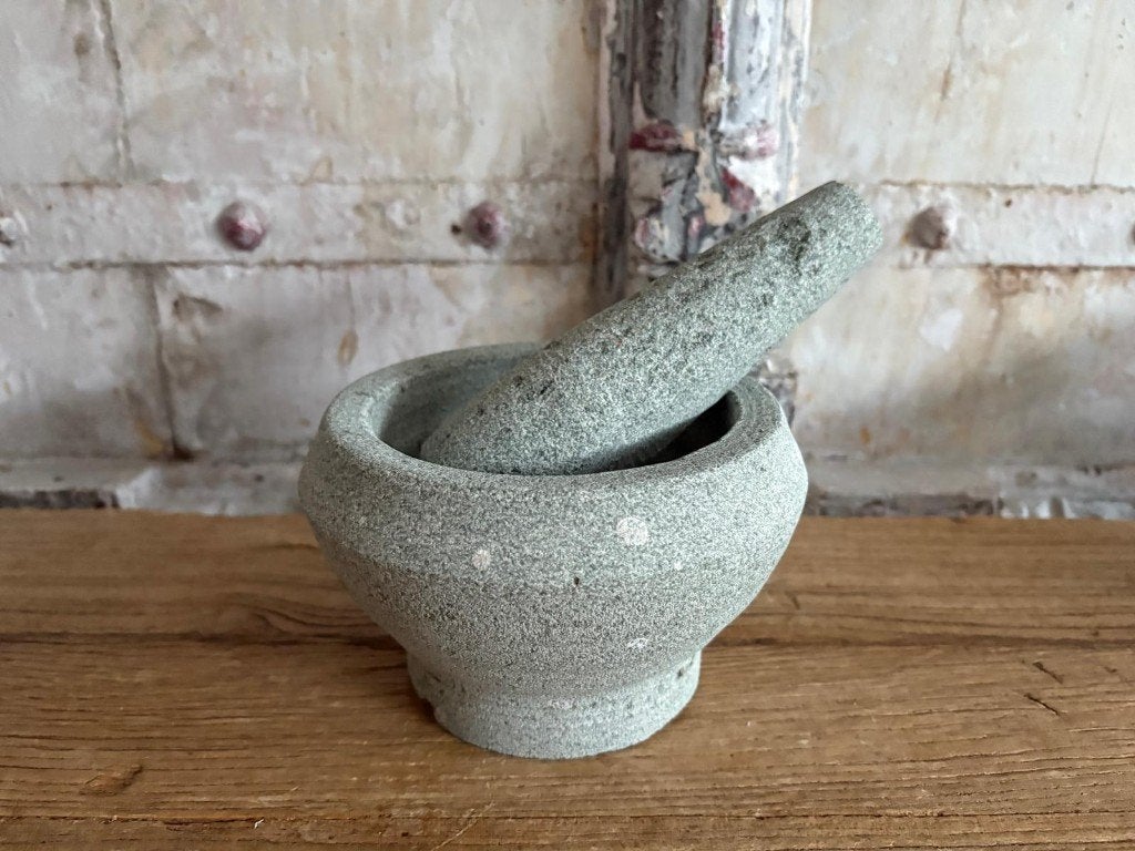 Vijzel met stamper - tjobek Ø 17cm, 10cm hoog (9), Ophalen of Verzenden