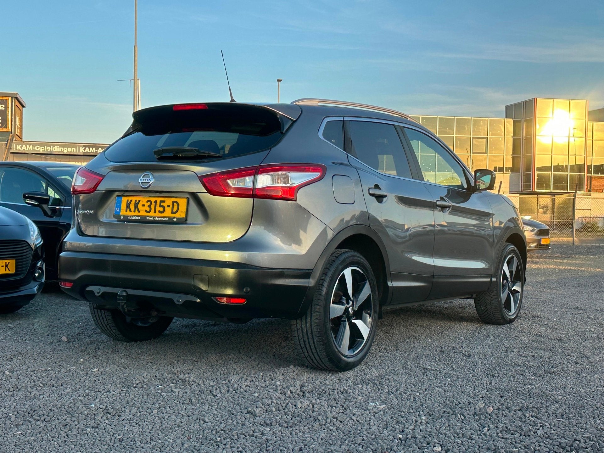 Nissan Qashqai 1.2 N-Connecta/NAVI/CAMERA/NW APK, Voorwielaandrijving, Stof, Gebruikt, 4 cilinders
