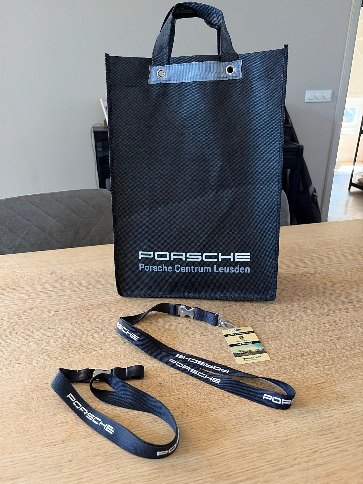 Porsche tas en lanyards - Porsche Centrum Leusden, Ophalen, Nieuw