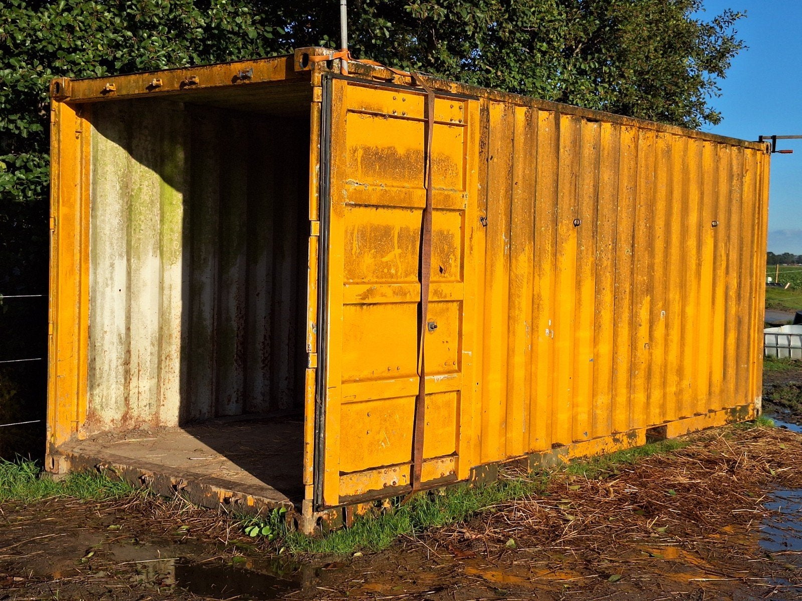 container schuilstal, Ophalen