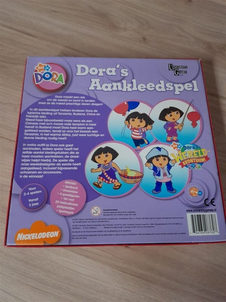 Dora aankleedspel - s1924, Hobby en Vrije tijd, Gezelschapsspellen | Bordspellen, Verzenden, Zo goed als nieuw