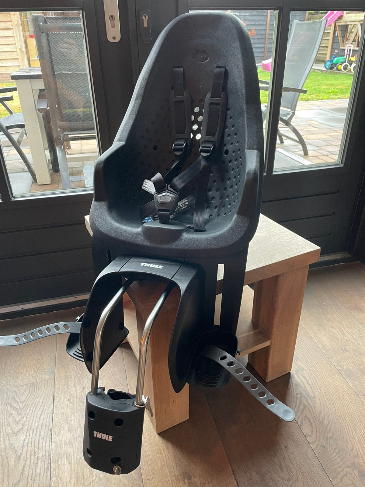 Thule Yepp 2 maxi zo goed als nieuw!, Fietsen en Brommers, Ophalen of Verzenden, Zo goed als nieuw, Achterzitje, Voetsteuntjes