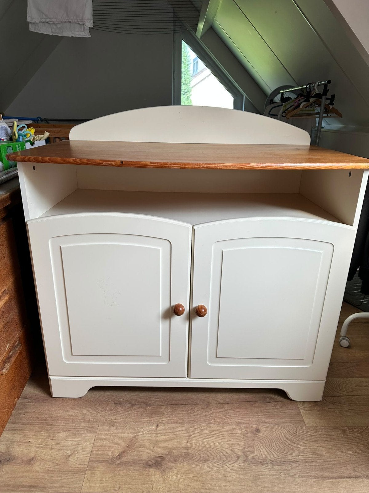 Commode met opstaande rand en opbergruimte, Gebruikt, 50 tot 70 cm, Ophalen of Verzenden, 75 tot 100 cm