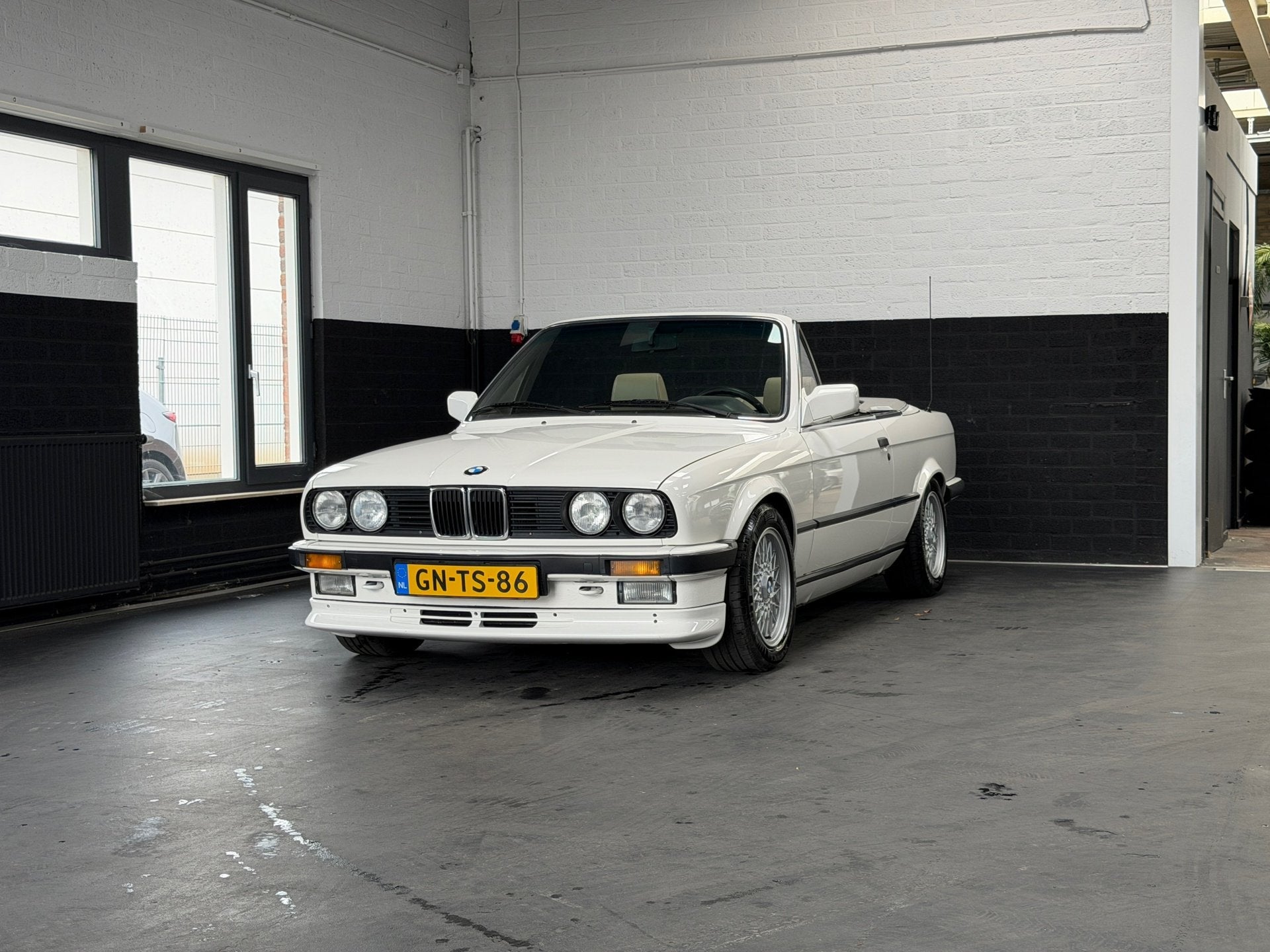 BMW 3-serie Cabrio 325i E30 | Leder | Handbak | Origineel |, Gebruikt, Beige, 2494 cc, Cabriolet