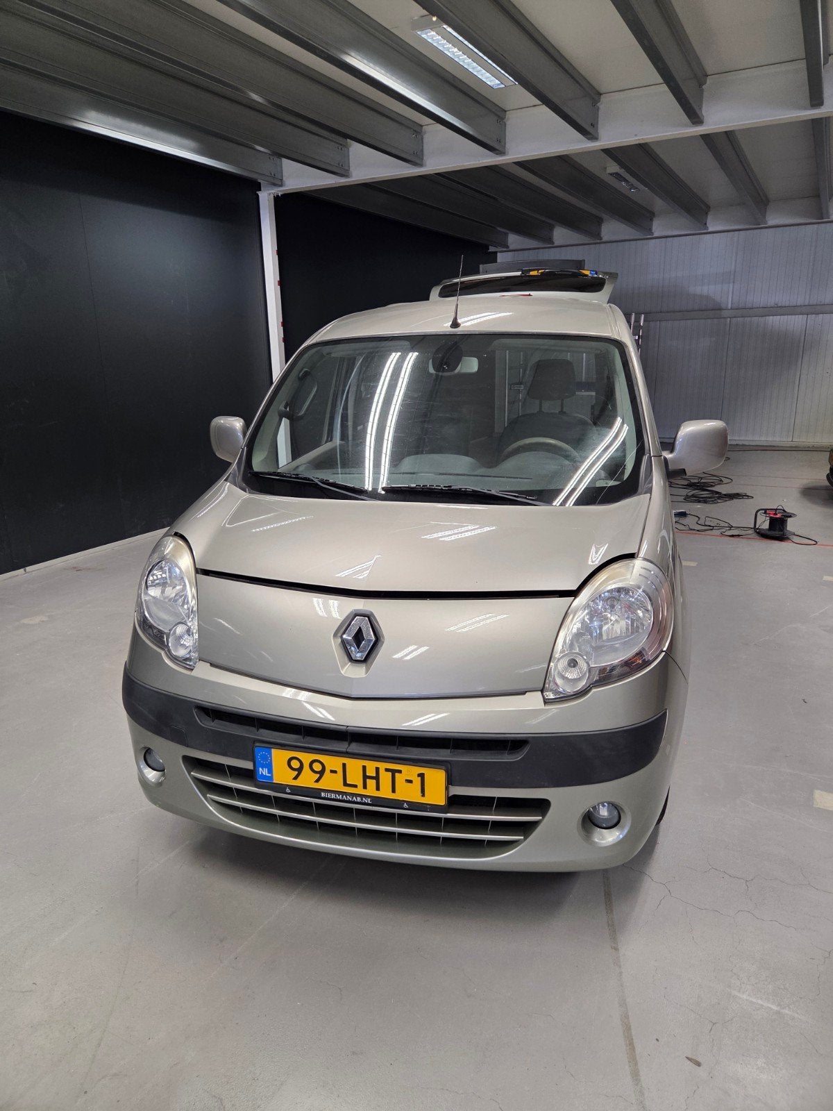 Rolstoel Kangoo automaat VB luchtvering 1.6, Auto's, Stof, Beige, 4 cilinders, Renault