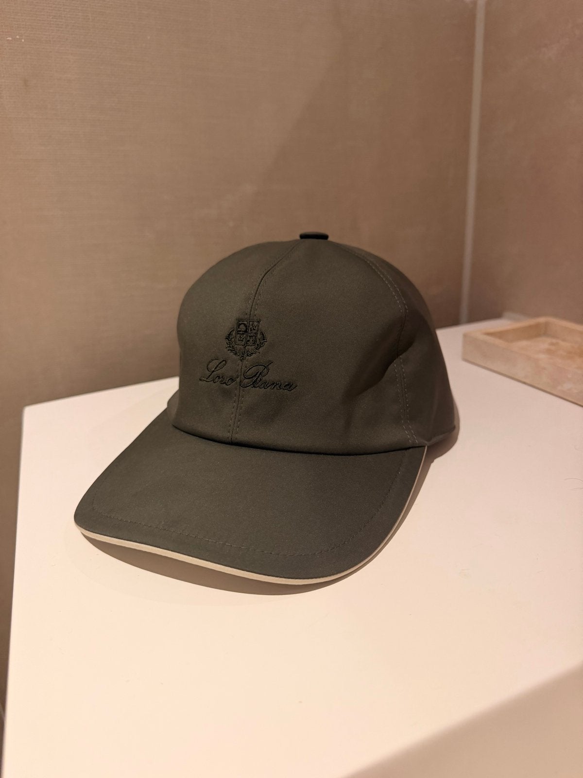 Loro Piana Pet, Ophalen, Zo goed als nieuw, One size fits all, Pet