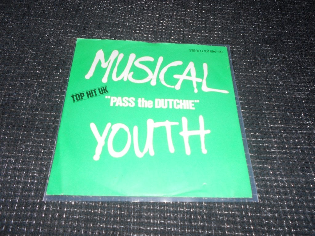 pass the dutchie - musical youth  ( NM ), 7 inch, Ophalen of Verzenden, Pop, Overige typen