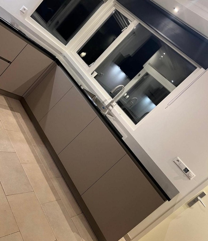 Keukenmonteur gezocht, Huis en Inrichting, Keuken | Complete keukens, Overige typen, Ophalen of Verzenden, Zo goed als nieuw, Met kookeiland