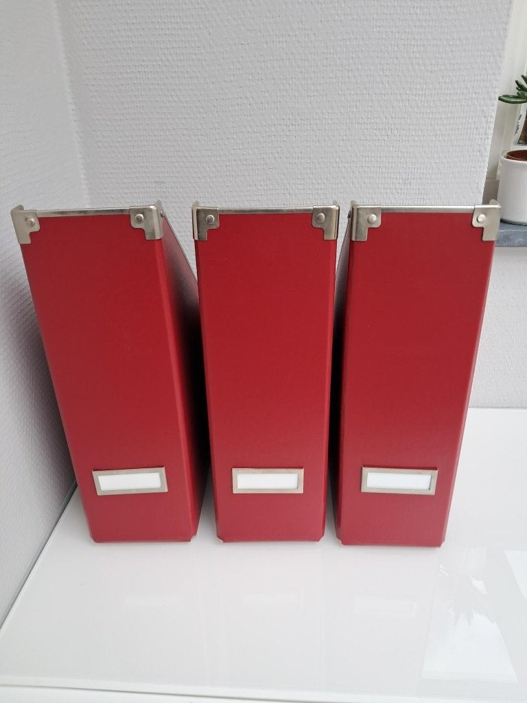 IKEA Tijdschriften, lectuurbak r 3x rood 2x naturel, Tijdschriftenrek, Ophalen of Verzenden, Nieuw, Overige materialen