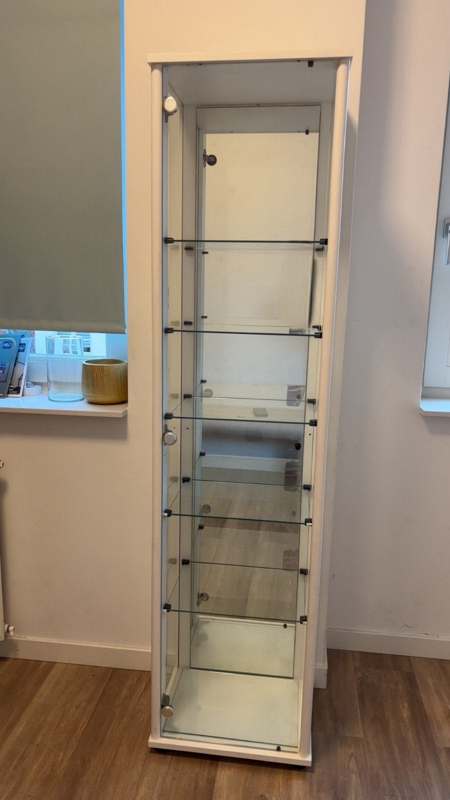 Glazen vitrinekast met spiegelachterwand, Ophalen, Minder dan 50 cm, Glas, 150 tot 200 cm