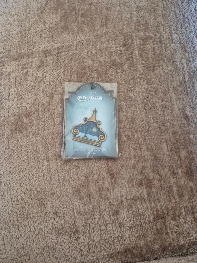 Efteling Pin Winterkabouter, Verzamelen, Efteling, Ophalen of Verzenden, Zo goed als nieuw, Button of Speldje