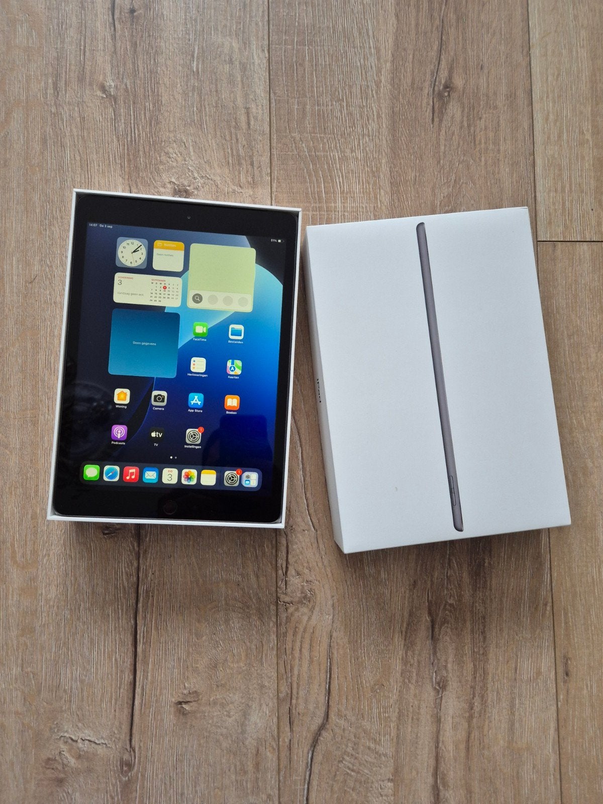 iPad 8th Generatie 32GB Wifi + Simkaart inclusief Doos, Computers en Software, Apple iPads, 32 GB, Apple iPad, Zwart, Zo goed als nieuw