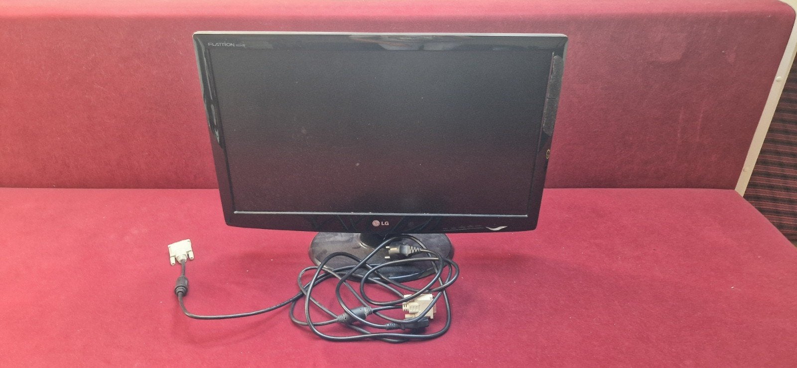 LG Flatron W2343T-PF Monitor - Gebruikt, Gebruikt, Kantelbaar, Full HD, Ophalen of Verzenden