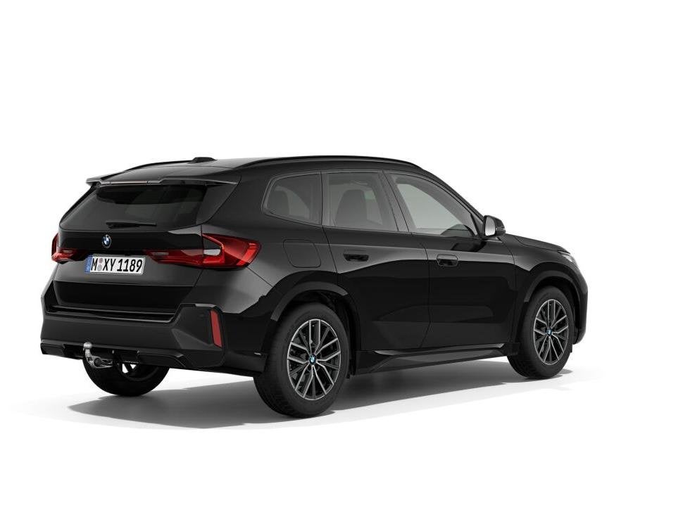 BMW X1 sDrive20i M Sport | Premium Pack | Travel Pack | Comf, Auto's, 156 pk, Zwart, Bedrijf, 3 cilinders