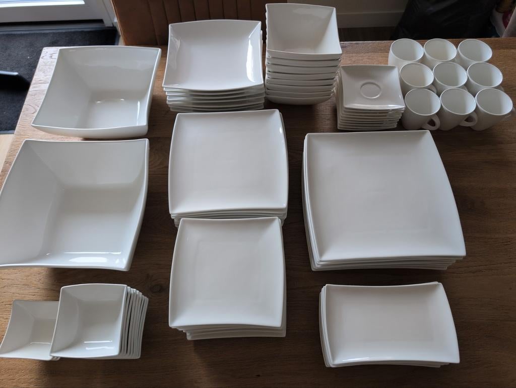 Maxwell Williams - compleet servies 8 personen, Huis en Inrichting, Keuken | Servies, Ophalen, Zo goed als nieuw, Effen, Porselein