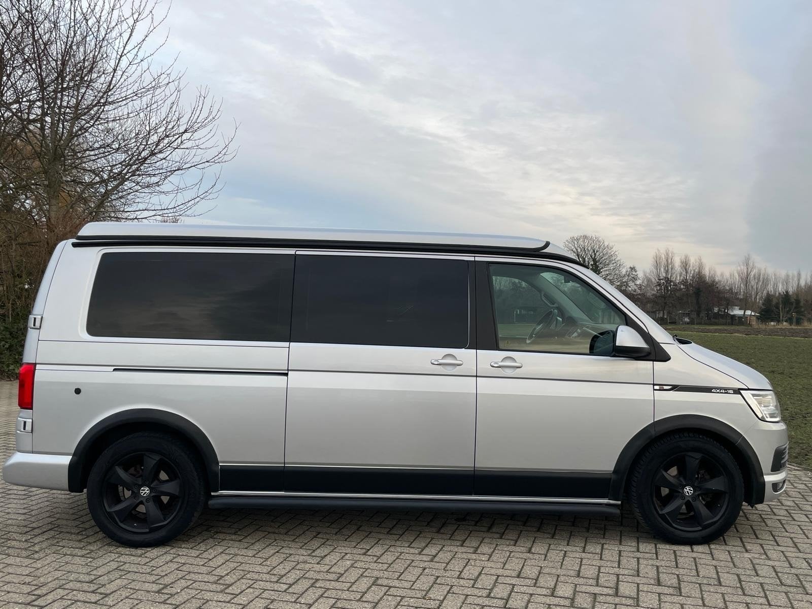 Volkswagen Buscamper T6 L2H1, vast bed M-Line matras, Automaat, Chemisch toilet, Buscamper of Camperbus, Volkswagen