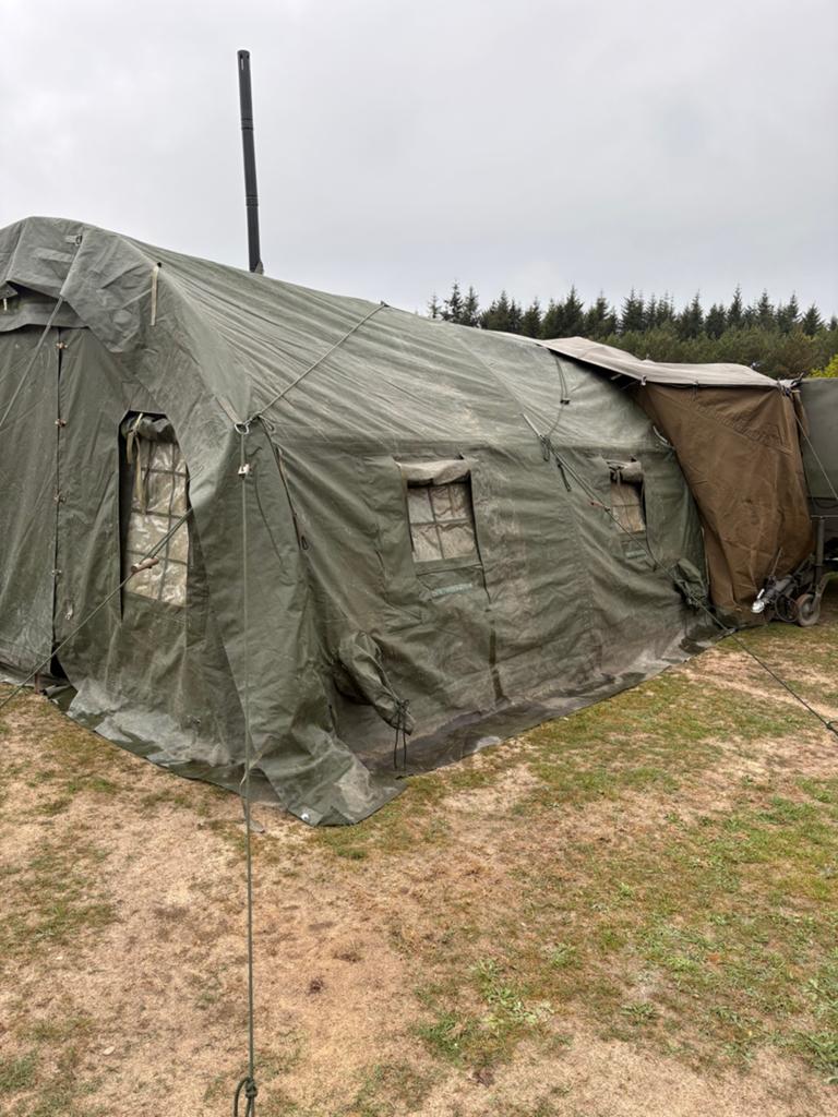 Boogtent ca5x5 meter. Legertent, Ophalen, Landmacht, Nederland