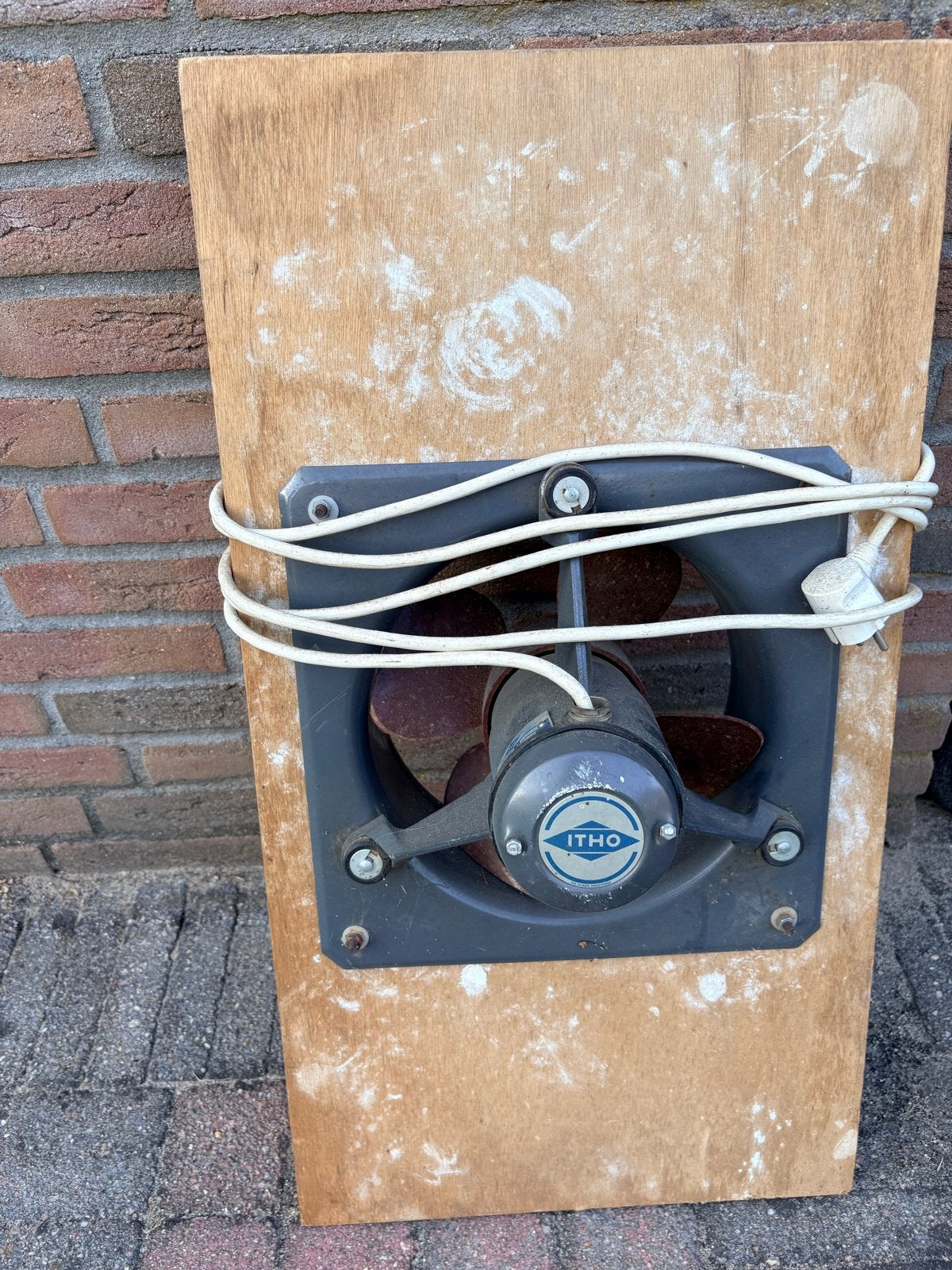ITHo Ventilator op houten paneel, Witgoed en Apparatuur, Ventilatoren, Gebruikt, Overige, Ophalen